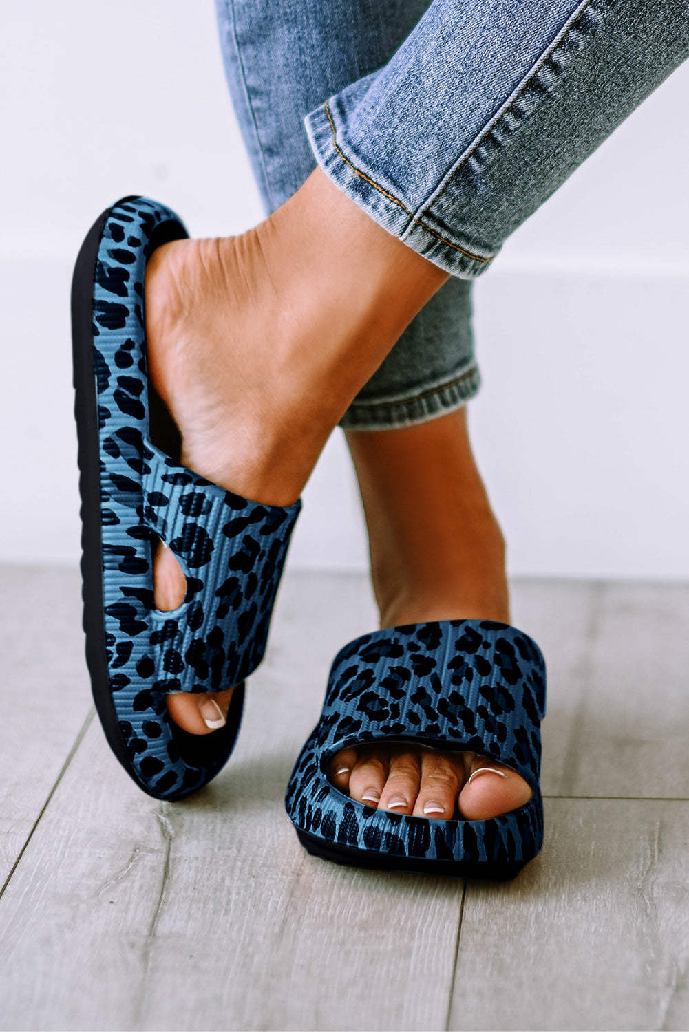 Black Leopard Print Open Toe Thick Flat Slippers
