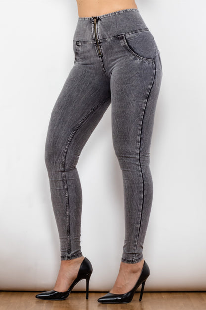 Zip Closure Skinny Jeans with Pockets